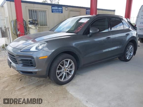 ✅ 2019 Porsche Cayenne • VIN: WP1AA2AY1KDA07146 • Lot: 42860468. Wystawiony na IAAI z przebiegiem 86 268 mil. Bezpłatny archiwum sprzedaży aukcyjnych z USA i szczegółowy raport historii pojazdu na DreamBid. Zdjęcie 18.