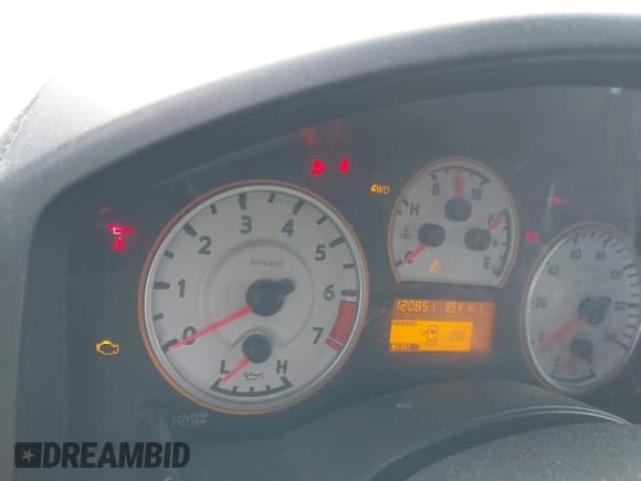 ✅ 2014 Nissan Titan Pro-4X • VIN: 1N6BA0ECXEN501915 • Lot: 42097967. Wystawiony na IAAI z przebiegiem 120 851 mil. Bezpłatny archiwum sprzedaży aukcyjnych z USA i szczegółowy raport historii pojazdu na DreamBid. Zdjęcie 7.