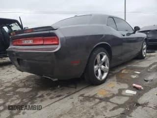 ✅ 2013 Dodge Challenger SXT • VIN: 2C3CDYAG8DH649241 • Lot: 84481184. Wystawiony na Copart z przebiegiem 196 966 mil. Bezpłatny archiwum sprzedaży aukcyjnych z USA i szczegółowy raport historii pojazdu na DreamBid. Zdjęcie 3.
