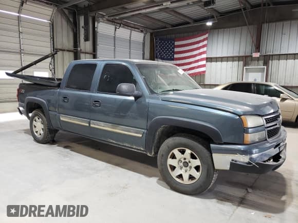 ✅ 2006 Chevrolet Silverado 1500 LT1 • VIN: 2GCEK13Z261271350 • Лот: 77764304. Опубликован ранее на Copart с пробегом 199 499 миль. Бесплатный доступ к архиву аукционных продаж из США и подробный отчёт об истории автомобиля на DreamBid. Изображение 4.