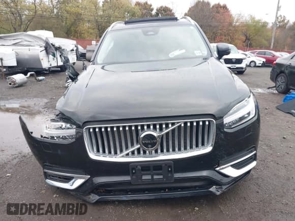 ✅ 2025 Volvo XC90 • VIN: YV4H60JF7S1303761 • Lot: 43584021. Wystawiony na IAAI z przebiegiem 9 510 mil. Bezpłatny archiwum sprzedaży aukcyjnych z USA i szczegółowy raport historii pojazdu na DreamBid. Zdjęcie 19.