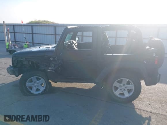 ✅ 2015 Jeep Wrangler Sport • VIN: 1C4AJWAG3FL717421 • Лот: 43008332. Опубликован ранее на IAAI с пробегом 136 611 миль. Бесплатный доступ к архиву аукционных продаж из США и подробный отчёт об истории автомобиля на DreamBid. Изображение 14.