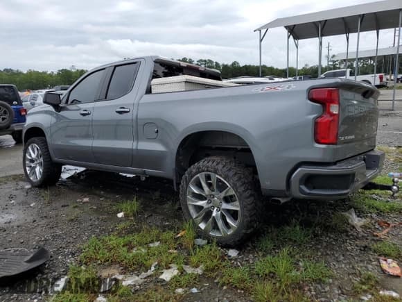 ✅ 2020 Chevrolet Silverado 1500 RST • VIN: 1GCRYEED5LZ362804 • Lot: 68286125. Listed on Copart with 47,618 mi. Free auction sales archive from the USA and detailed vehicle history report at DreamBid. Image 2.