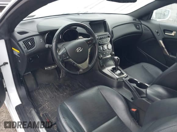 ✅ 2015 Hyundai Genesis Coupe R-Spec • VIN: KMHHU6KJ3FU125152 • Lot: 42457798. Wystawiony na IAAI z przebiegiem 159 477 mil. Bezpłatny archiwum sprzedaży aukcyjnych z USA i szczegółowy raport historii pojazdu na DreamBid. Zdjęcie 12.