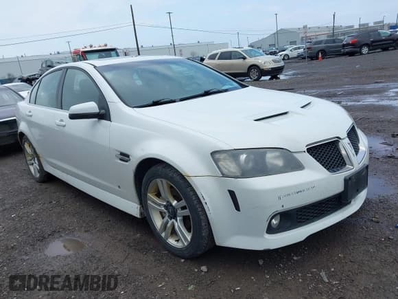 ✅ 2008 Pontiac G8 • VIN: 6G2ER57738L122199 • Lot: 42176140. Wystawiony na IAAI z przebiegiem 183 558 mil. Bezpłatny archiwum sprzedaży aukcyjnych z USA i szczegółowy raport historii pojazdu na DreamBid. Zdjęcie 1.