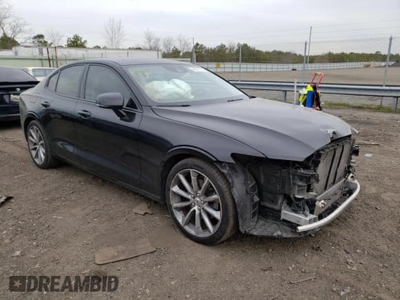 ✅ 2021 Volvo S60 Momentum • VIN: 7JR102FK3MG094687 • Lot: 48361733. Wystawiony na Copart z przebiegiem 17 920 mil. Bezpłatny archiwum sprzedaży aukcyjnych z USA i szczegółowy raport historii pojazdu na DreamBid. Zdjęcie 4.