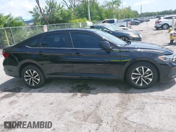 ✅ 2022 Volkswagen Jetta S • VIN: 3VWCM7BU1NM002240 • Lot: 43082913. Listed on IAAI with 90,681 mi. Free auction sales archive from the USA and detailed vehicle history report at DreamBid. Image 13.