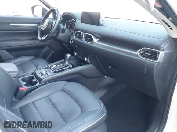 ✅ 2024 Mazda CX-5 S Carbon Edition • VIN: JM3KFBCL8R0401972 • Lot: 43131444. Wystawiony na IAAI z przebiegiem 12 081 mil. Bezpłatny archiwum sprzedaży aukcyjnych z USA i szczegółowy raport historii pojazdu na DreamBid. Zdjęcie 5.