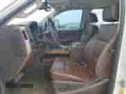 2015 Chevrolet Silverado 2500HD High Country с VIN 1GC1KXE87FF631517, выставлен на аукционе Copart как лот 68724835 с пробегом 128 771 миль миль и Списание • Salvage title. История ставок и продаж доступна на DreamBid. Изображение 7.