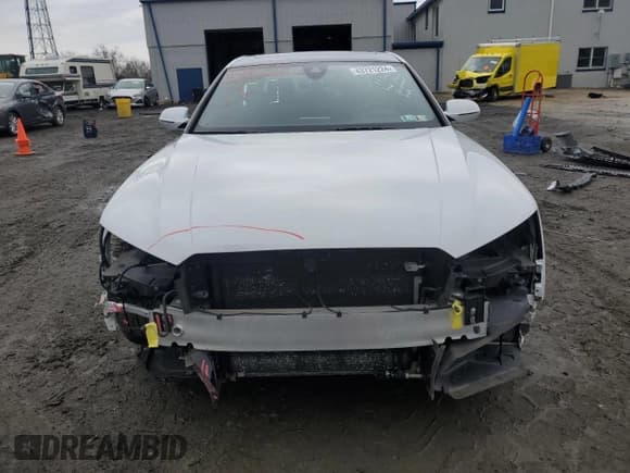 ✅ 2018 Audi A8 • VIN: WAU44AFD9JN000764 • Лот: 43721224. Опубликован ранее на Copart с пробегом 58 686 миль. Бесплатный доступ к архиву аукционных продаж из США и подробный отчёт об истории автомобиля на DreamBid. Изображение 5.