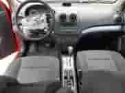 2010 Chevrolet Aveo 1LT z VIN KL1TD5DE9AB115052, wystawiony jako Copart lot #83867324 z przebiegiem Nie podano mil oraz Szkoda całkowita • Salvage title. Historia ofert i sprzedaży dostępna na DreamBid. Obrazek 8.