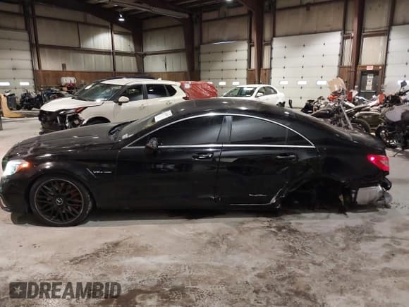 ✅ 2016 Mercedes-Benz CLS AMG CLS 63 S-Model • VIN: WDDLJ7GB5GA171198 • Лот: 41350797. Опубликован ранее на IAAI с пробегом 87 002 миль. Бесплатный доступ к архиву аукционных продаж из США и подробный отчёт об истории автомобиля на DreamBid. Изображение 15.