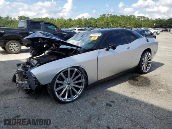 ✅ 2008 Dodge Challenger SRT-8 • VIN: 2B3LJ74W18H302004 • Lot: 67406145. Wystawiony na Copart z przebiegiem Nie podano. Bezpłatny archiwum sprzedaży aukcyjnych z USA i szczegółowy raport historii pojazdu na DreamBid. Zdjęcie 1.