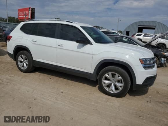 ✅ 2018 Volkswagen Atlas S • VIN: 1V2GR2CA5JC516745 • Lot: 81876825. Listed on Copart with 98,195 mi. Free auction sales archive from the USA and detailed vehicle history report at DreamBid. Image 4.