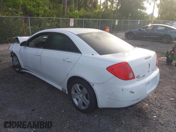 ✅ 2010 Pontiac G6 1SB • VIN: 1G2ZA5E09A4125667 • Lot: 42445714. Wystawiony na IAAI z przebiegiem 194 203 mil. Bezpłatny archiwum sprzedaży aukcyjnych z USA i szczegółowy raport historii pojazdu na DreamBid. Zdjęcie 3.