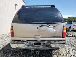 ✅ 2001 Chevrolet Suburban LT • VIN: 3GNFK16T71G261366 • Lot: 66399054. Wystawiony na Copart z przebiegiem 303 589 mil. Bezpłatny archiwum sprzedaży aukcyjnych z USA i szczegółowy raport historii pojazdu na DreamBid. Zdjęcie 6.