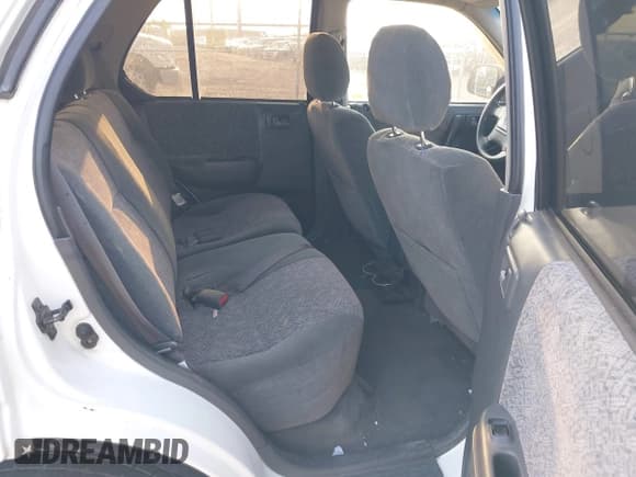 ✅ 2000 Isuzu Rodeo S • VIN: 4S2CK58W1Y4323057 • Lot: 43357739. Listed on IAAI with 147,414 mi. Free auction sales archive from the USA and detailed vehicle history report at DreamBid. Image 8.