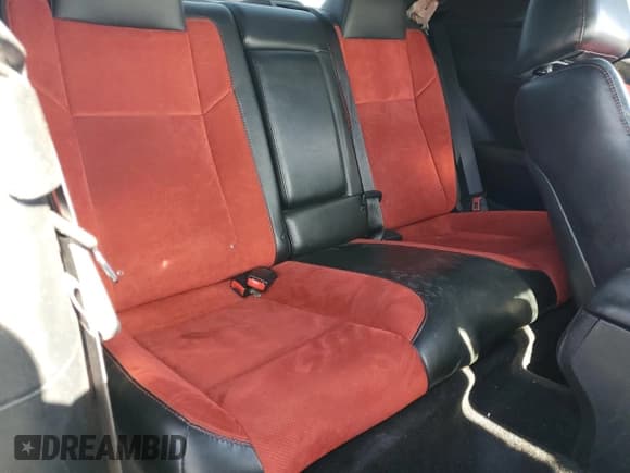 ✅ 2018 Dodge Challenger R/T Scat Pack • VIN: 2C3CDZFJ2JH181920 • Lot: 56241284. Wystawiony na Copart z przebiegiem 83 194 mil. Bezpłatny archiwum sprzedaży aukcyjnych z USA i szczegółowy raport historii pojazdu na DreamBid. Zdjęcie 11.