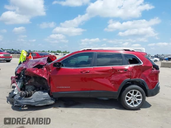 ✅ 2017 Jeep Cherokee 75th Anniversary Edition • VIN: 1C4PJLCB4HW574359 • Lot: 42372938. Wystawiony na IAAI z przebiegiem 242 644 mil. Bezpłatny archiwum sprzedaży aukcyjnych z USA i szczegółowy raport historii pojazdu na DreamBid. Zdjęcie 15.