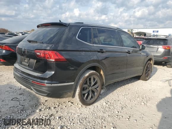 ✅ 2022 Volkswagen Tiguan SE • VIN: 3VV3B7AX5NM081403 • Lot: 91866165. Wystawiony na Copart z przebiegiem 75 111 mil. Bezpłatny archiwum sprzedaży aukcyjnych z USA i szczegółowy raport historii pojazdu na DreamBid. Zdjęcie 3.