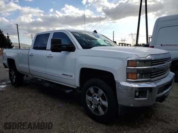 ✅ 2015 Chevrolet Silverado 2500HD LT • VIN: 1GC1CVEG7FF607761 • Lot: 79828594. Wystawiony na Copart z przebiegiem 353 226 mil. Bezpłatny archiwum sprzedaży aukcyjnych z USA i szczegółowy raport historii pojazdu na DreamBid. Zdjęcie 4.