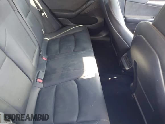 ✅ 2022 Tesla Model 3 Performance • VIN: 5YJ3E1EC6NF164949 • Lot: 42963631. Wystawiony na IAAI z przebiegiem 97 309 mil. Bezpłatny archiwum sprzedaży aukcyjnych z USA i szczegółowy raport historii pojazdu na DreamBid. Zdjęcie 8.