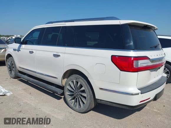 ✅ 2019 Lincoln Navigator Select • VIN: 5LMJJ3HT8KEL14611 • Lot: 43359323. Wystawiony na IAAI z przebiegiem 129 601 mil. Bezpłatny archiwum sprzedaży aukcyjnych z USA i szczegółowy raport historii pojazdu na DreamBid. Zdjęcie 3.