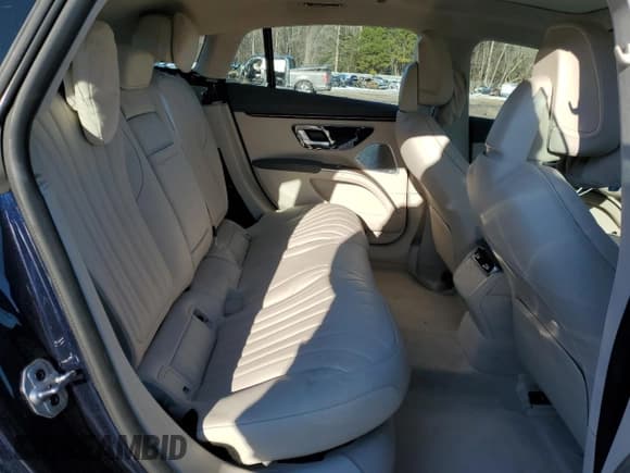 ✅ 2022 Mercedes-Benz EQS 580 • VIN: W1KCG4EB4NA004585 • Lot: 41612635. Listed on Copart with 24,101 mi. Free auction sales archive from the USA and detailed vehicle history report at DreamBid. Image 10.