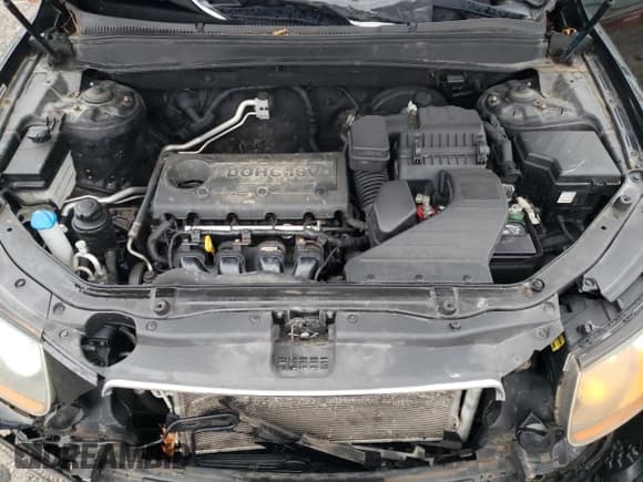 ✅ 2010 Hyundai Santa Fe GLS • VIN: 5NMSGDAB4AH414847 • Lot: 83831104. Listed on Copart with 197,680 mi. Free auction sales archive from the USA and detailed vehicle history report at DreamBid. Image 14.