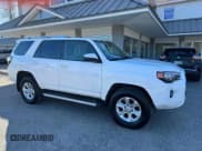 ✅ 2016 Toyota 4Runner Limited • VIN: JTEBU5JR3G5305556 • Лот: 93897325. Опубликован ранее на Copart с пробегом 155 013 миль. Бесплатный доступ к архиву аукционных продаж из США и подробный отчёт об истории автомобиля на DreamBid. Изображение 1.