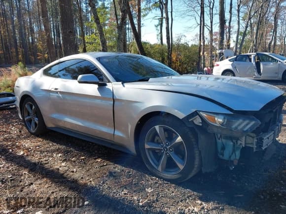 ✅ 2015 Ford Mustang EcoBoost Premium • VIN: 1FA6P8TH2F5417577 • Lot: 43721645. Wystawiony na IAAI z przebiegiem 115 896 mil. Bezpłatny archiwum sprzedaży aukcyjnych z USA i szczegółowy raport historii pojazdu na DreamBid. Zdjęcie 1.