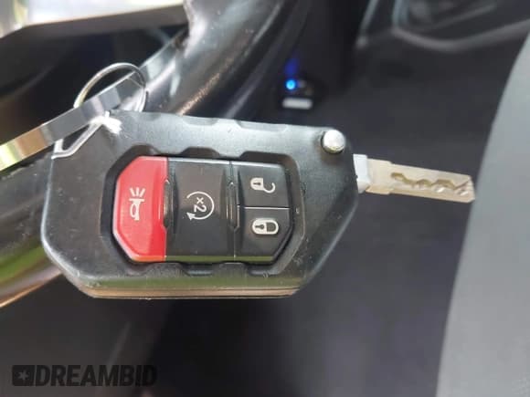 ✅ 2019 Jeep Wrangler Unlimited Sahara • VIN: 1C4HJXEN4KW687108 • Lot: 43564007. Listed on IAAI with 31,165 mi. Free auction sales archive from the USA and detailed vehicle history report at DreamBid. Image 11.