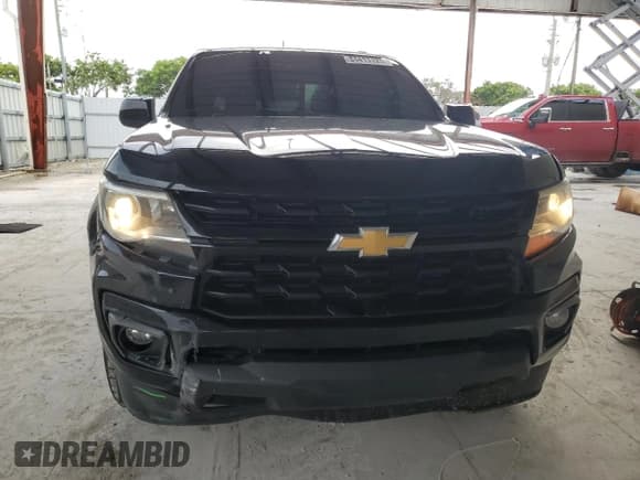 ✅ 2021 Chevrolet Colorado 2WD LT • VIN: 1GCGSCE18M1220093 • Lot: 84413125. Listed on Copart with 65,804 mi. Free auction sales archive from the USA and detailed vehicle history report at DreamBid. Image 5.