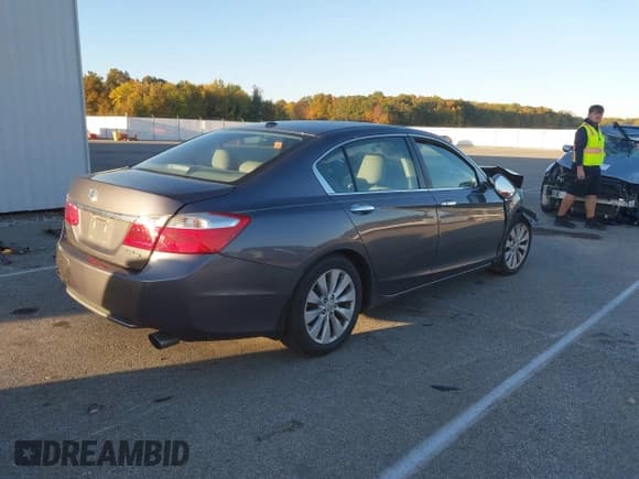 ✅ 2015 Honda Accord EX-L • VIN: 1HGCR2F82FA068073 • Лот: 43502234. Опубликован ранее на IAAI с пробегом 53 382 миль. Бесплатный доступ к архиву аукционных продаж из США и подробный отчёт об истории автомобиля на DreamBid. Изображение 4.