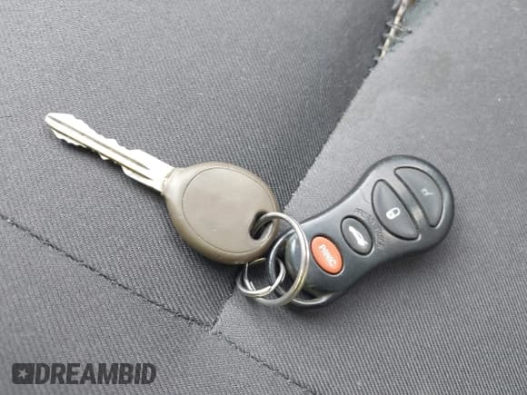 ✅ 2003 Dodge Neon SXT • VIN: 1B3ES56C13D100069 • Lot: 43660652. Wystawiony na IAAI z przebiegiem 192 865 mil. Bezpłatny archiwum sprzedaży aukcyjnych z USA i szczegółowy raport historii pojazdu na DreamBid. Zdjęcie 11.