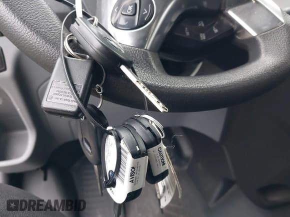 ✅ 2018 Ford Transit • VIN: 1FTYR1CG7JKA94942 • Lot: 43542703. Wystawiony na IAAI z przebiegiem 171 473 mil. Bezpłatny archiwum sprzedaży aukcyjnych z USA i szczegółowy raport historii pojazdu na DreamBid. Zdjęcie 11.