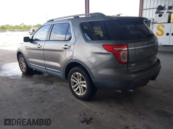 ✅ 2011 Ford Explorer XLT • VIN: 1FMHK7D86BGA35069 • Lot: 43836047. Listed on IAAI with 293,988 mi. Free auction sales archive from the USA and detailed vehicle history report at DreamBid. Image 3.