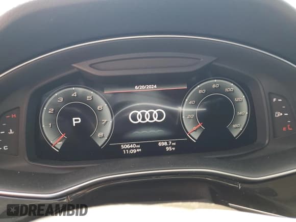 ✅ 2021 Audi Q8 Premium Plus • VIN: WA1BVAF10MD034366 • Лот: 59676554. Опубликован ранее на Copart с пробегом 50 640 миль. Бесплатный доступ к архиву аукционных продаж из США и подробный отчёт об истории автомобиля на DreamBid. Изображение 9.