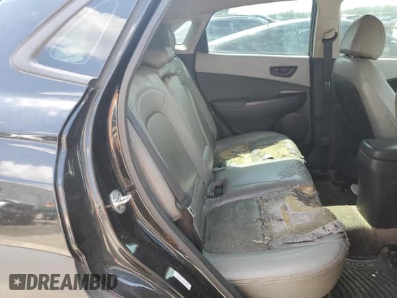 ✅ 2019 Hyundai Kona SE • VIN: KM8K12AA6KU266686 • Лот: 67202544. Опубликован ранее на Copart с пробегом 127 756 миль. Бесплатный доступ к архиву аукционных продаж из США и подробный отчёт об истории автомобиля на DreamBid. Изображение 11.