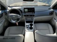 ✅ 2021 Hyundai Kona Ultimate • VIN: KM8K53AG2MU110436 • Lot: 37880674. Wystawiony na Copart z przebiegiem 12 634 mil. Bezpłatny archiwum sprzedaży aukcyjnych z USA i szczegółowy raport historii pojazdu na DreamBid. Zdjęcie 8.