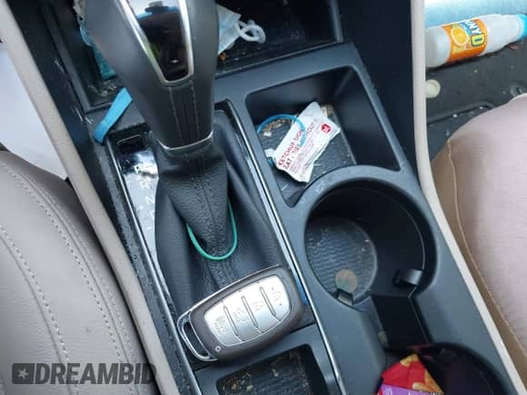 2017 Hyundai Tucson SE Plus z VIN KM8J33A48HU408633, wystawiony jako IAAI lot #42537299 z przebiegiem 39 968 mil mil oraz . Historia ofert i sprzedaży dostępna na DreamBid. Obrazek 11.