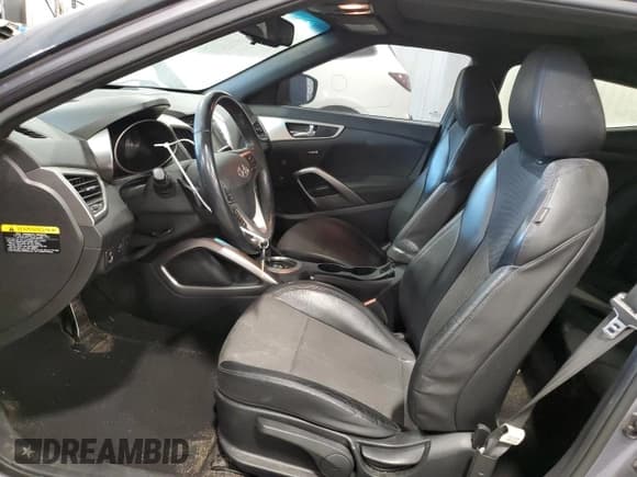 ✅ 2016 Hyundai Veloster • VIN: KMHTC6AD7GU291796 • Lot: 82981604. Wystawiony na Copart z przebiegiem 118 800 mil. Bezpłatny archiwum sprzedaży aukcyjnych z USA i szczegółowy raport historii pojazdu na DreamBid. Zdjęcie 7.