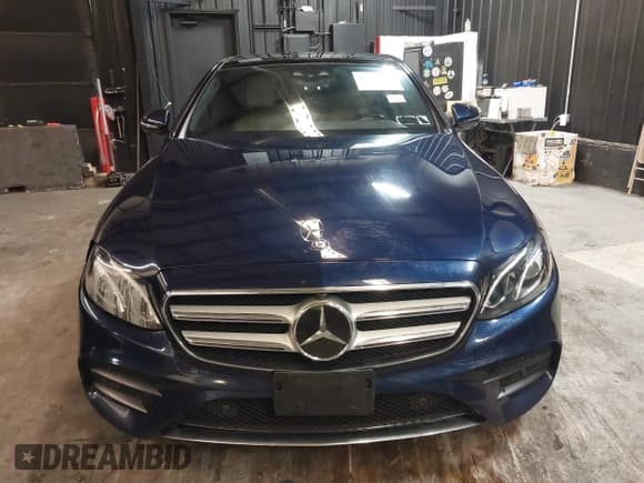✅ 2019 Mercedes-Benz E 300 • VIN: WDDZF4KB5KA563057 • Lot: 42253134. Listed on IAAI with 68,806 mi. Free auction sales archive from the USA and detailed vehicle history report at DreamBid. Image 12.