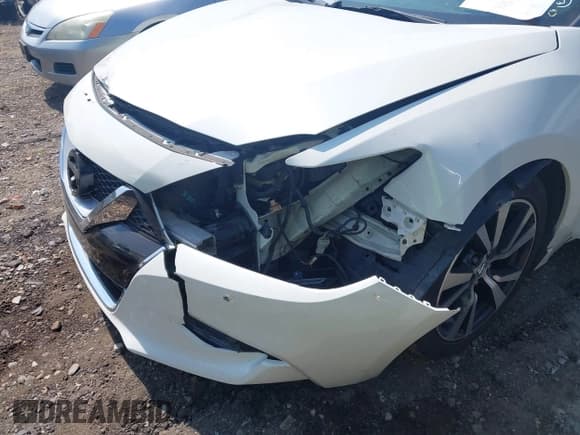 ✅ 2017 Nissan Maxima S • VIN: 1N4AA6APXHC371182 • Lot: 42596000. Listed on IAAI with 159,710 mi. Free auction sales archive from the USA and detailed vehicle history report at DreamBid. Image 6.