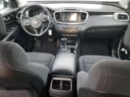 ✅ 2017 Kia Sorento LX • VIN: 5XYPGDA59HG292443 • Lot: 91789645. Listed on Copart with 98,187 mi. Free auction sales archive from the USA and detailed vehicle history report at DreamBid. Image 8.