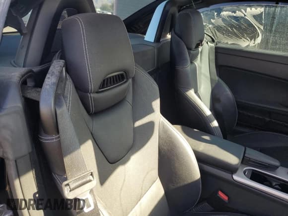 ✅ 2013 Mercedes-Benz SLK 350 • VIN: WDDPK5HA0DF054717 • Lot: 68596855. Wystawiony na Copart z przebiegiem Nie podano. Bezpłatny archiwum sprzedaży aukcyjnych z USA i szczegółowy raport historii pojazdu na DreamBid. Zdjęcie 11.