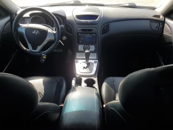 ✅ 2010 Hyundai Genesis Coupe Track • VIN: KMHHU6KH1AU024052 • Lot: 57884055. Listed on Copart with 132,323 mi. Free auction sales archive from the USA and detailed vehicle history report at DreamBid. Image 8.