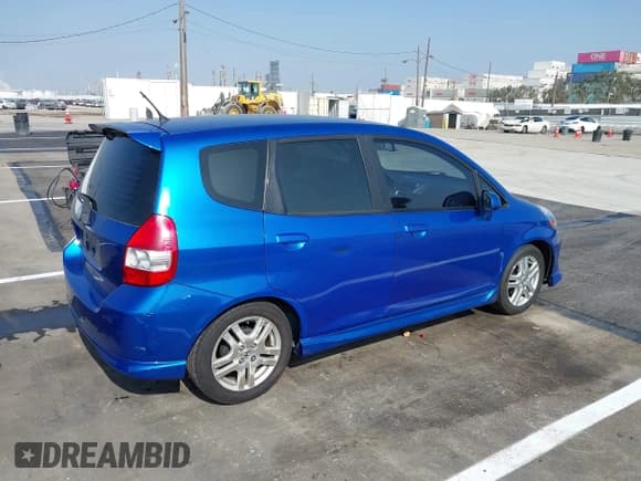 ✅ 2007 Honda Fit Sport • VIN: JHMGD38627S053809 • Lot: 43608589. Listed on IAAI with 129,513 mi. Free auction sales archive from the USA and detailed vehicle history report at DreamBid. Image 4.