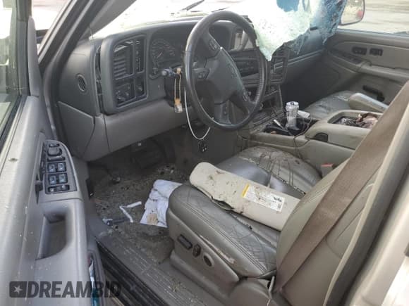 ✅ 2005 Chevrolet Suburban LT • VIN: 1GNFK16Z35J194533 • Lot: 48653215. Wystawiony na Copart z przebiegiem Nie podano. Bezpłatny archiwum sprzedaży aukcyjnych z USA i szczegółowy raport historii pojazdu na DreamBid. Zdjęcie 8.