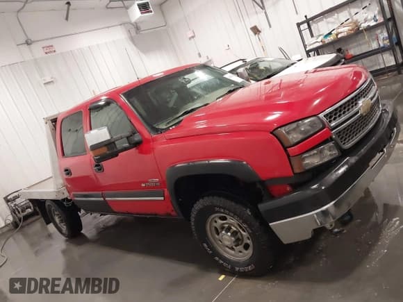 ✅ 2005 Chevrolet Silverado 2500HD LS • VIN: 1GCHK23235F812421 • Lot: 42096187. Wystawiony na IAAI z przebiegiem 328 958 mil. Bezpłatny archiwum sprzedaży aukcyjnych z USA i szczegółowy raport historii pojazdu na DreamBid. Zdjęcie 14.
